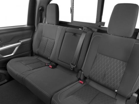 Used 2017 Nissan Titan SV image 17
