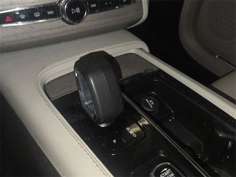 Used 2023 Volvo XC90 B6 Plus image 20