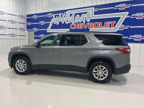 Used 2020 Chevrolet Traverse LT image 3