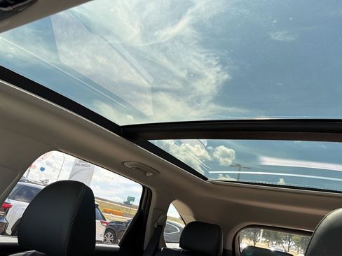 Used 2024 Kia Sorento S w/ Panoramic Sunroof Package FWD image 33