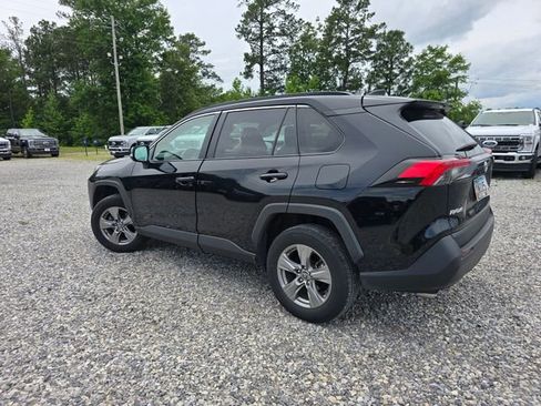 Used 2024 Toyota RAV4 XLE FWD image 4
