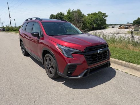 Used 2024 Subaru Ascent Onyx Edition w/ Popular Package Onyx AWD/4WD image 2