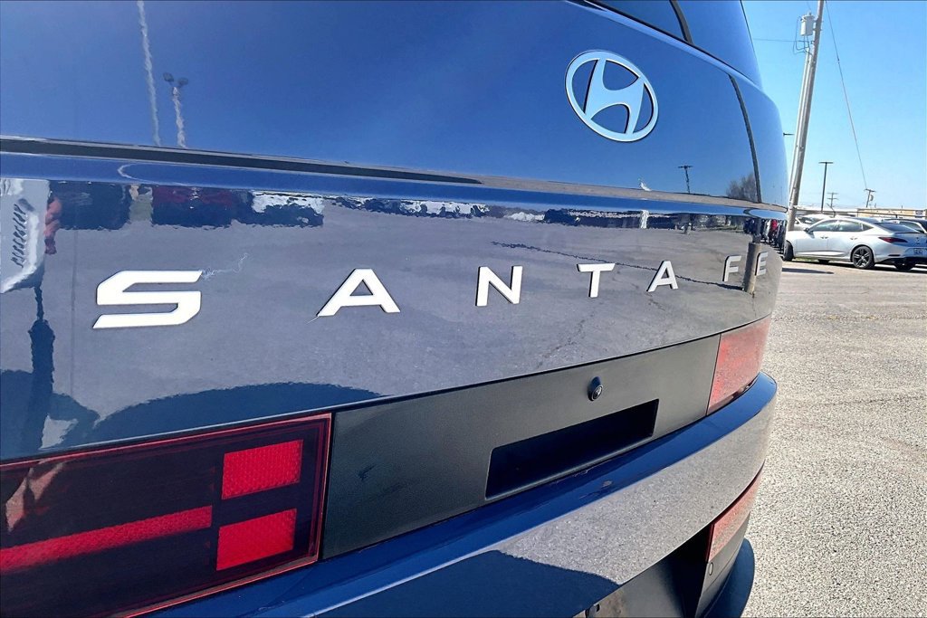Used 2025 Hyundai Santa Fe SEL FWD image 40