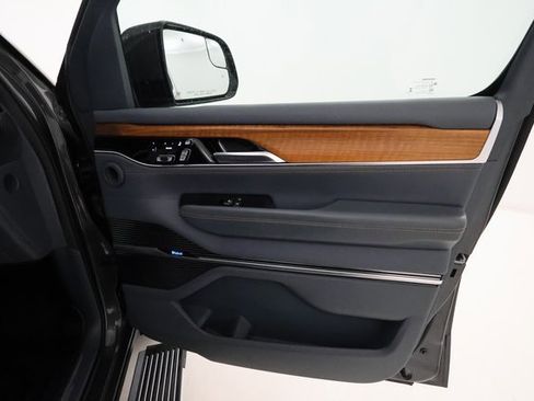 Used 2022 Jeep Grand Wagoneer Series II w/ Convenience Group III image 22