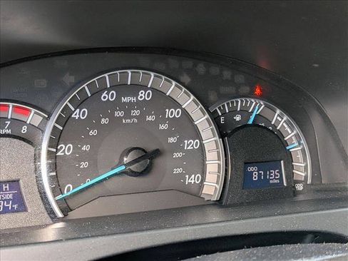 Used 2014 Toyota Camry SE image 4