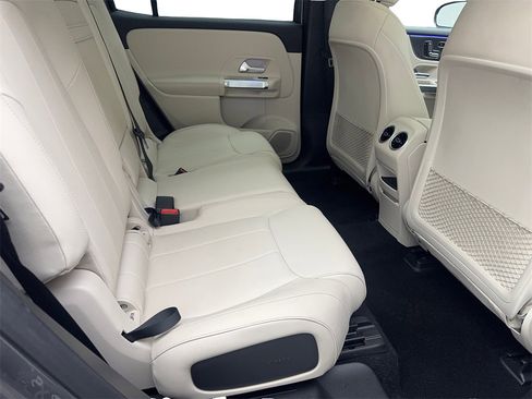 Used 2023 Mercedes-Benz EQB 300 4MATIC image 38