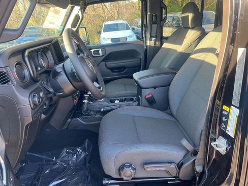 New 2026 Jeep Wrangler Unlimited Rubicon w/ Whitecap Package AWD/4WD image 14
