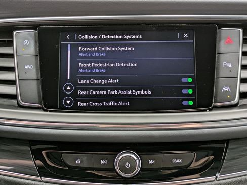 Used 2023 Buick Enclave Essence AWD/4WD image 11