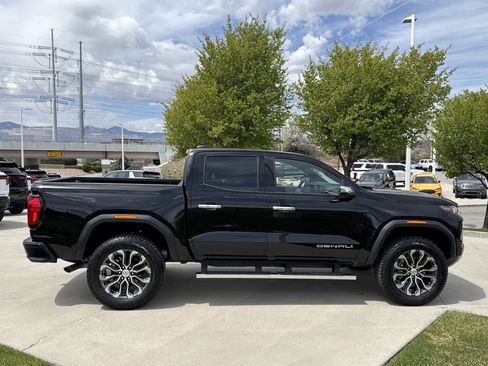 Used 2024 GMC Canyon Denali AWD/4WD image 6