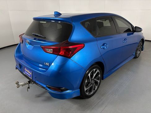 Used 2018 Toyota Corolla iM w/ Carpet Mat Package (TMS) FWD image 8