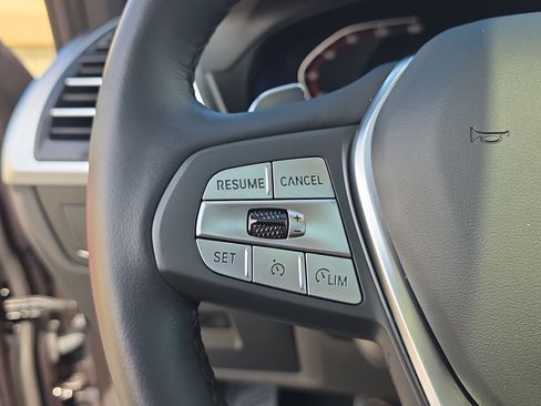 Used 2025 BMW X4 xDrive30i image 23