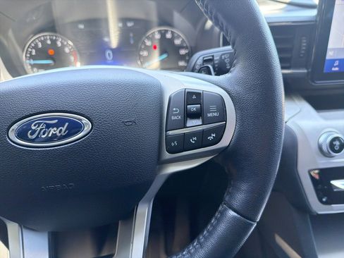 Used 2020 Ford Explorer XLT w/ Equipment Group 202A AWD/4WD image 27