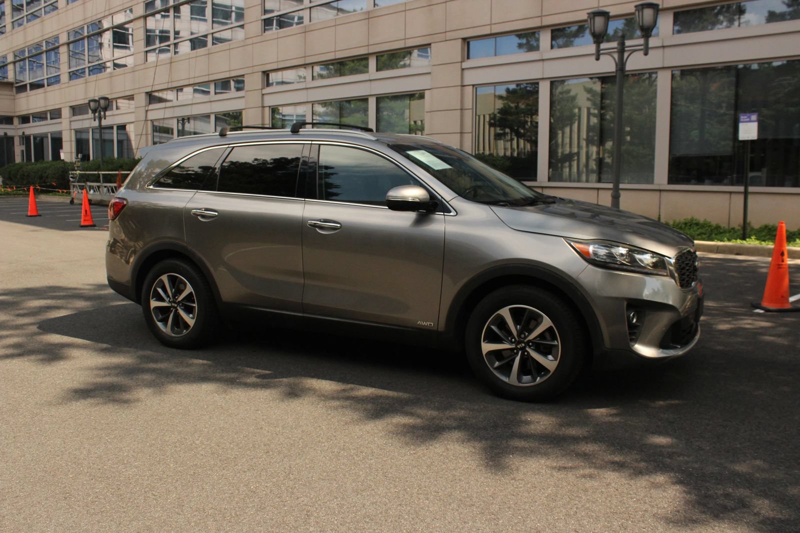 Used 2019 Kia Sorento EX w/ EX Premium Package AWD/4WD image 2