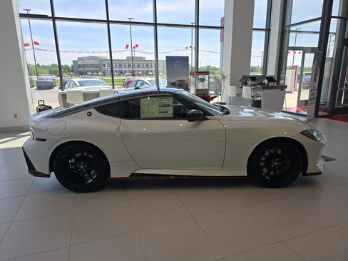 New 2026 Nissan Z NISMO w/ Floor Mat Package RWD image 14