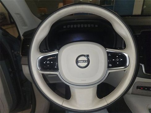 Used 2023 Volvo XC90 B6 Plus image 14