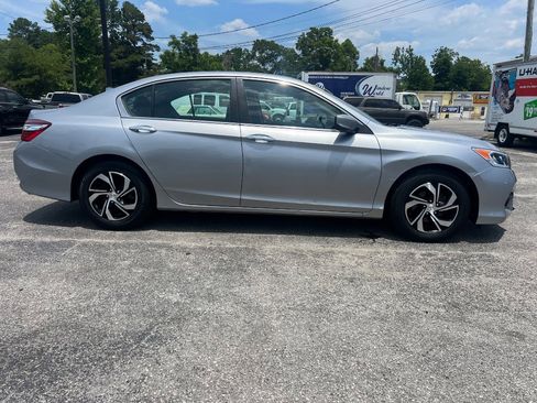Used 2017 Honda Accord LX image 2