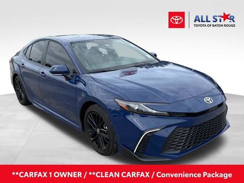 Used 2025 Toyota Camry SE w/ Convenience Package FWD image 1