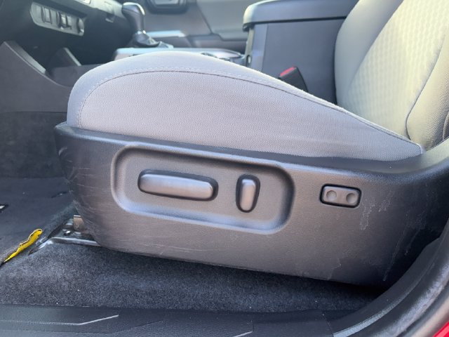 Used 2022 Toyota Tacoma SR5 RWD image 22