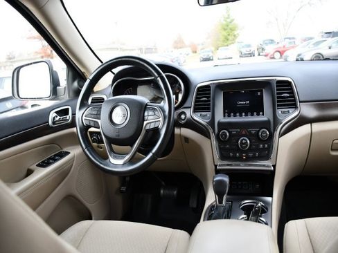 Used 2018 Jeep Grand Cherokee Laredo image 21