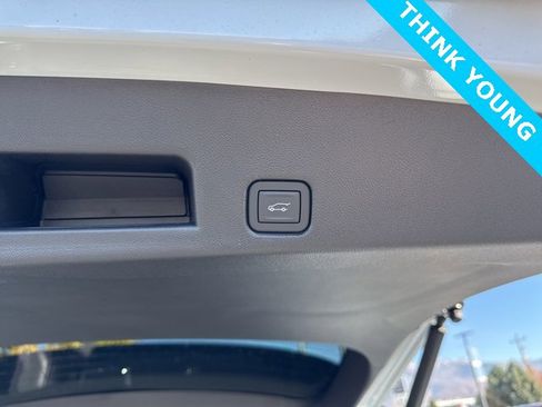 New 2026 Chevrolet Traverse Z71 w/ Driver Confidence Package image 13