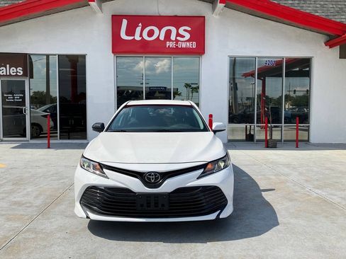 Used 2019 Toyota Camry LE FWD image 1