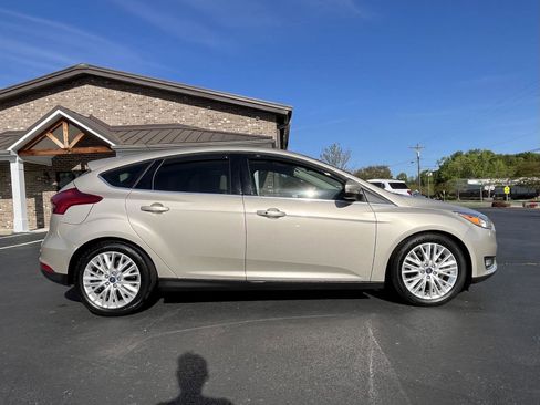 Used 2018 Ford Focus Titanium w/ Titanium Technology Package image 25