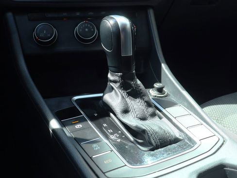 Used 2019 Volkswagen Jetta SE image 46