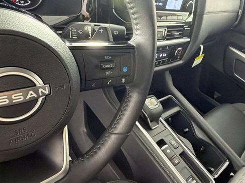 Certified 2025 Nissan Pathfinder SL w/ SL Premium Package FWD image 29