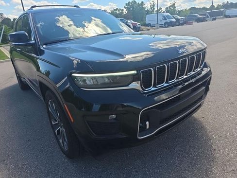 Used 2023 Jeep Grand Cherokee L Overland w/ Luxury Tech Group IV AWD/4WD image 2