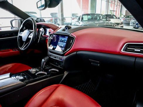 Used 2022 Maserati Ghibli Modena image 27