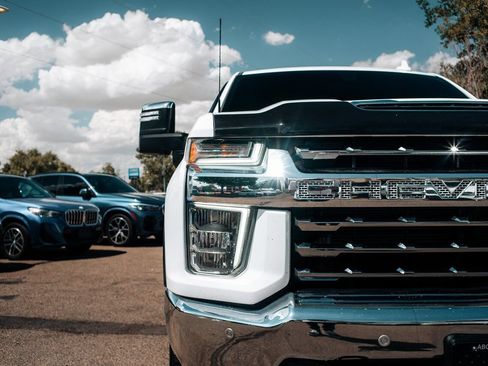 Used 2022 Chevrolet Silverado 2500 LTZ w/ Safety Package AWD/4WD image 9