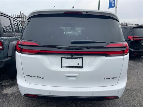 New 2026 Chrysler Pacifica Limited w/ S Appearance Package image 24