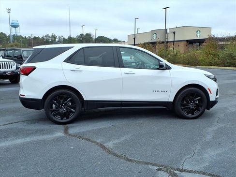 Certified 2024 Chevrolet Equinox LS w/ LS Convenience Package image 20