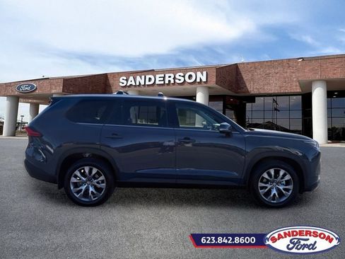 Used 2024 Toyota Grand Highlander FWD image 2