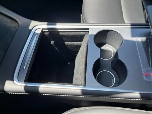 Used 2023 Tesla Model Y AWD image 22