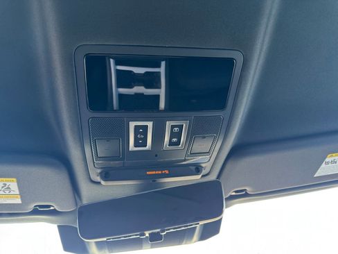 New 2026 Land Rover Defender 110 X-Dynamic SE image 15