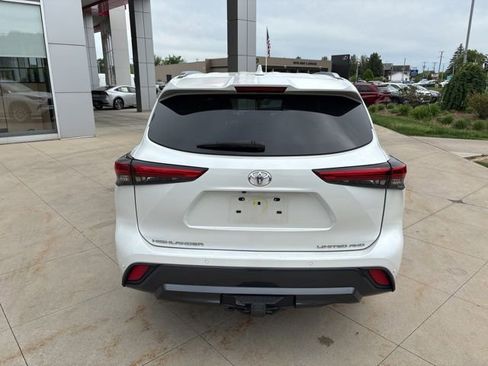 Used 2023 Toyota Highlander Limited AWD/4WD image 6