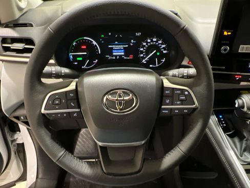 New 2026 Toyota Sienna XLE image 19