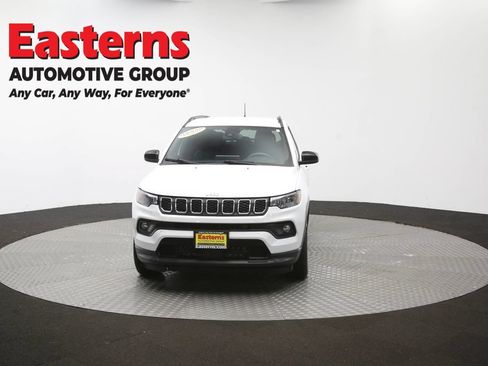 Used 2024 Jeep Compass Latitude AWD/4WD image 51
