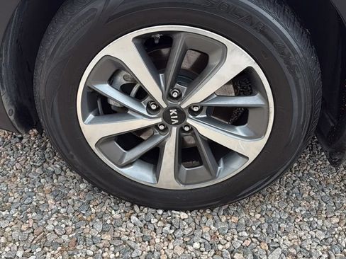 Used 2019 Kia Sorento EX FWD image 40