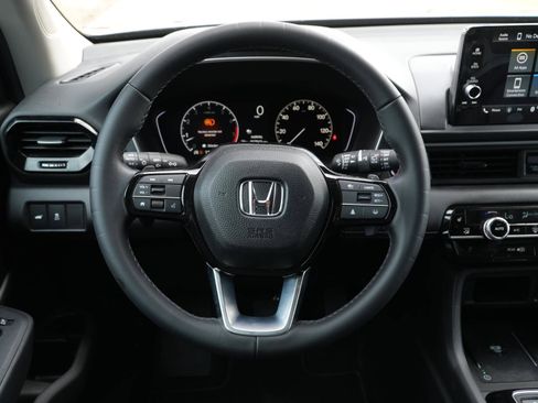 Used 2025 Honda Pilot EX-L image 16