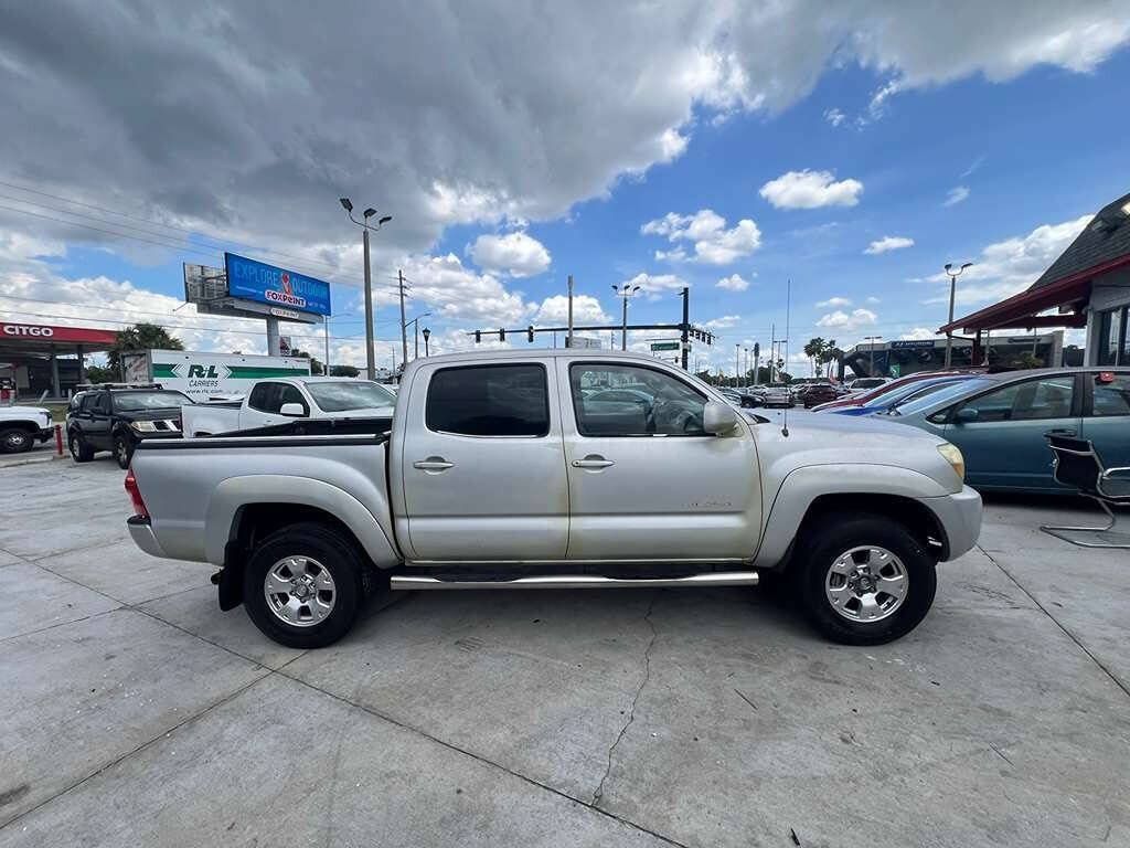 Used 2005 Toyota Tacoma PreRunner RWD image 2