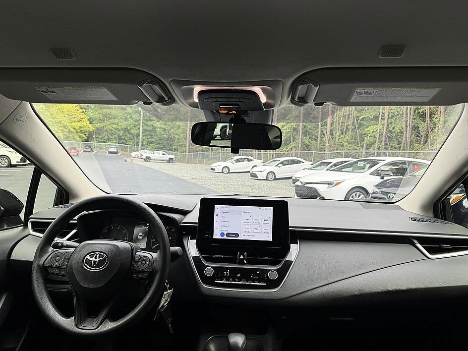 Used 2024 Toyota Corolla LE FWD image 18