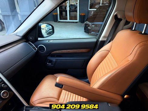Used 2018 Land Rover Discovery HSE AWD/4WD image 24
