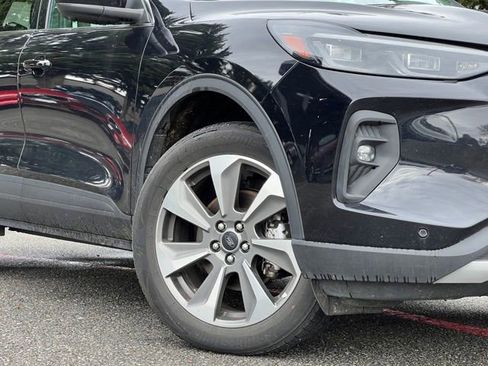 Used 2024 Ford Escape Platinum image 2