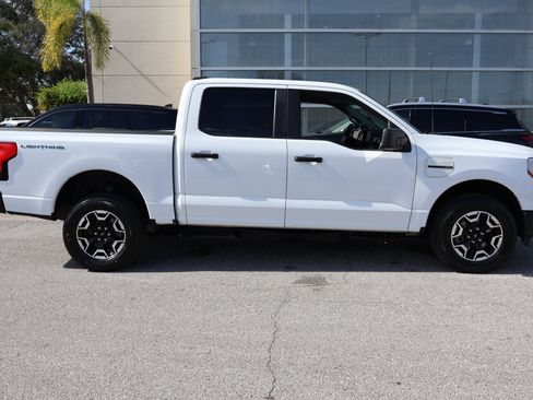 Used 2022 Ford F150 Lightning Pro image 9