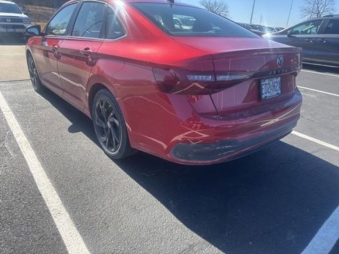 Used 2025 Volkswagen Jetta SE image 5