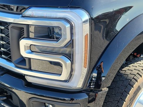 New 2026 Ford F450 Platinum w/ FX4 Off-Road Package image 4