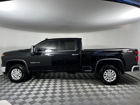 Used 2025 Chevrolet Silverado 2500 LTZ AWD/4WD image 7