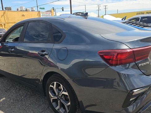 Used 2020 Kia Forte LXS FWD image 6